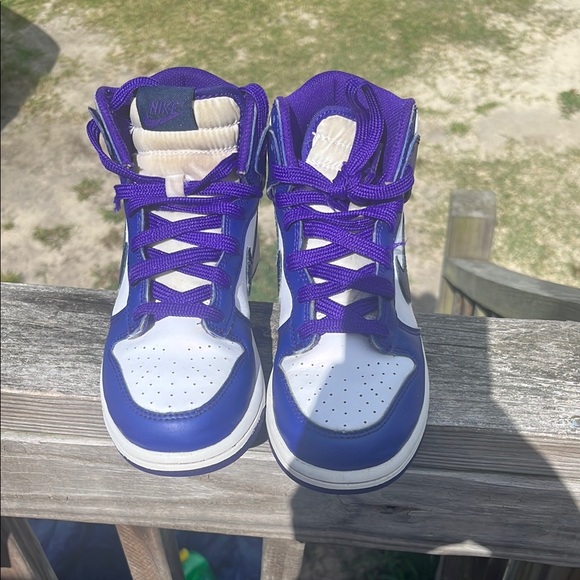 Purple Nike dunks - Picture 2 of 5